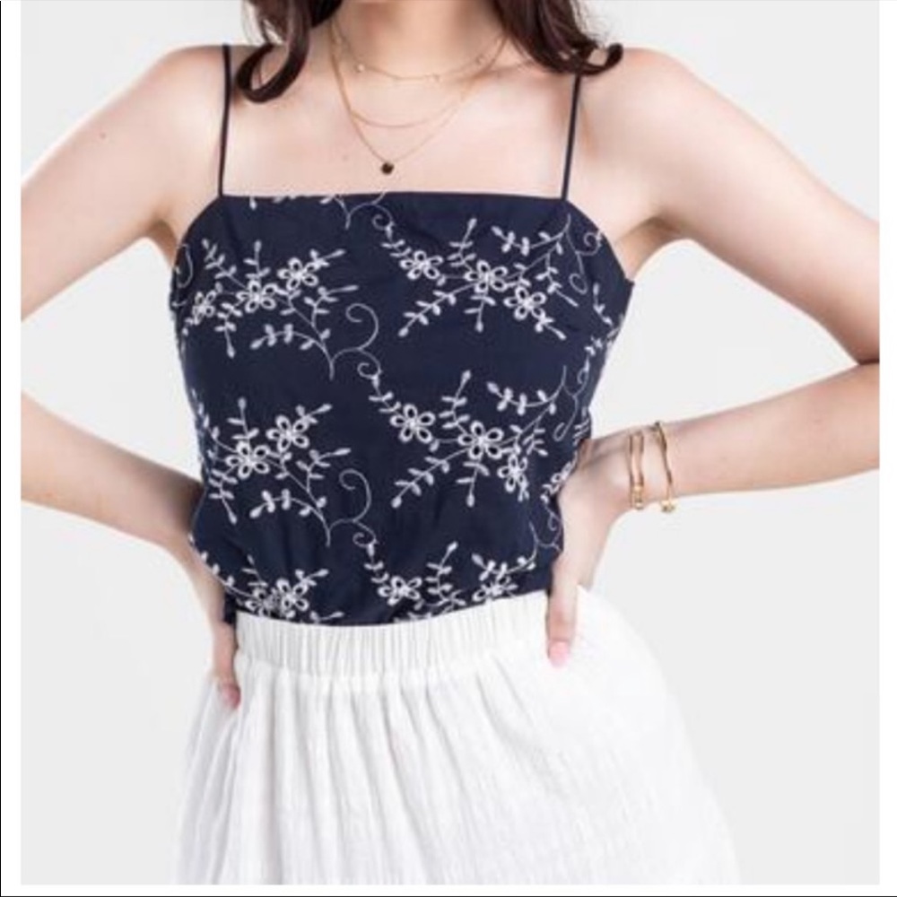 Francesca’s Jun & Ivy Evelyn Floral Tank Top Navy and White Size 1X Plus Size
